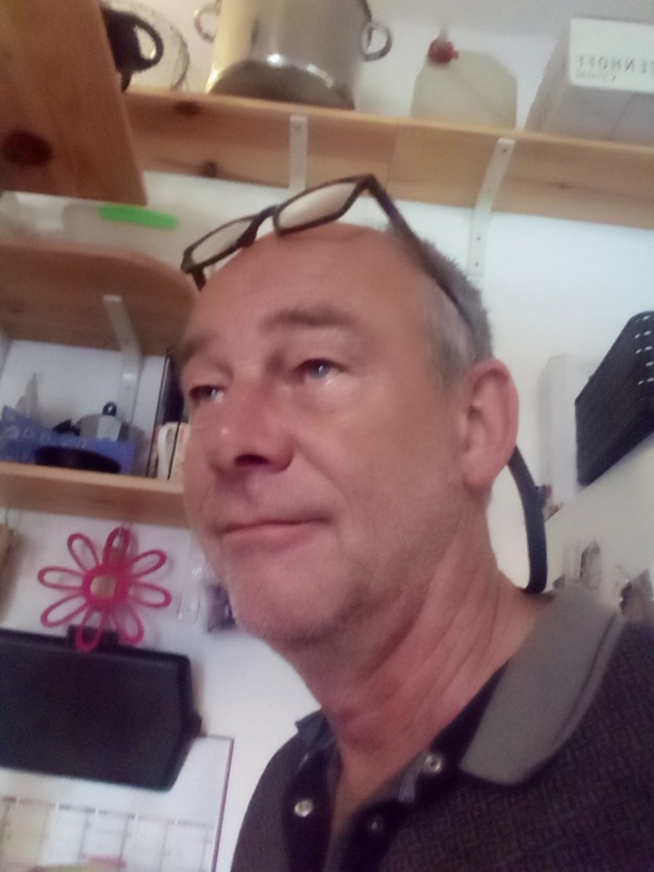 Profil de Mica, 55 ans, Cruising gay à Pomy