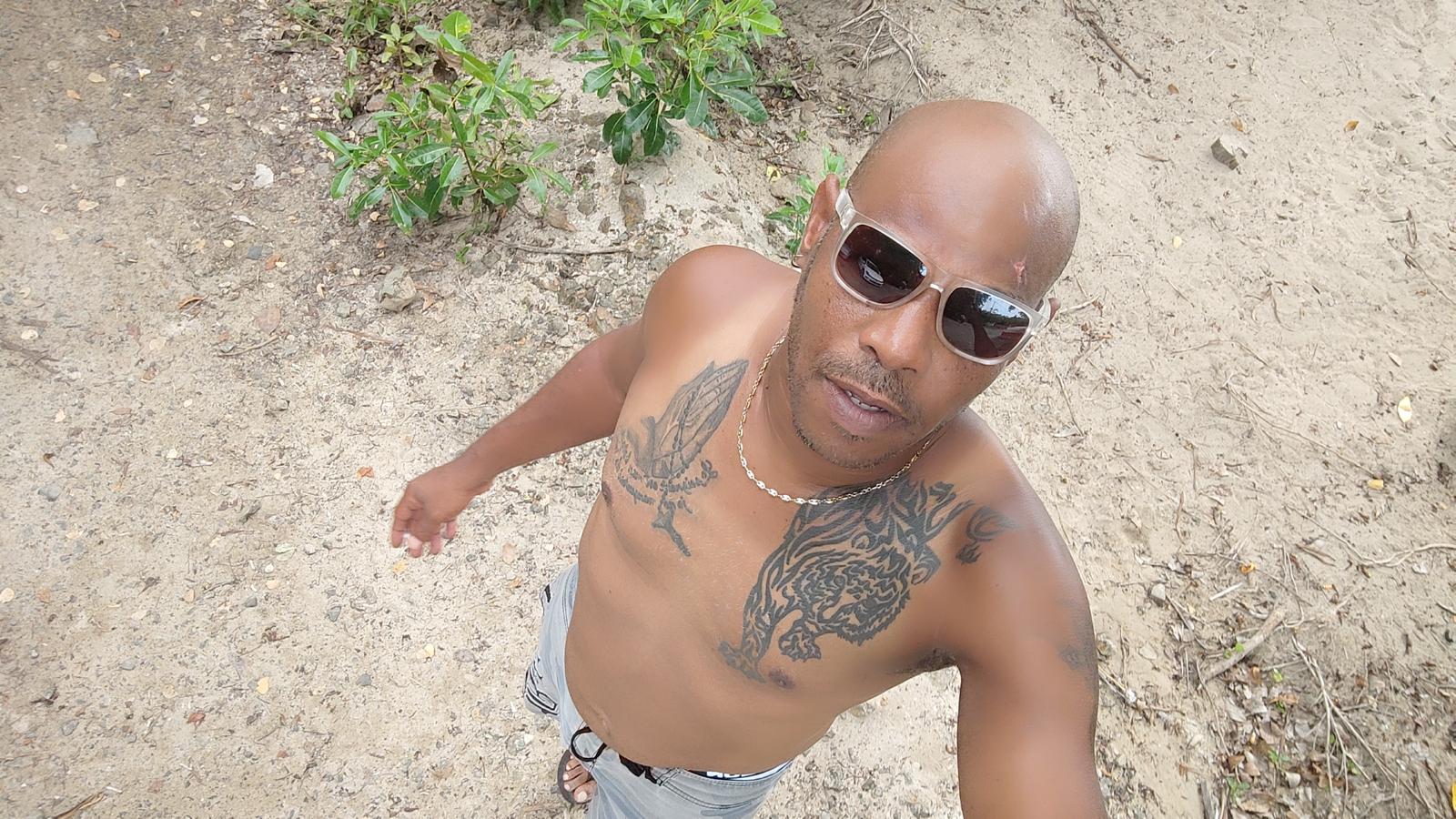 Profil de Tahiry, 53 ans, Cruising gay à Bollion