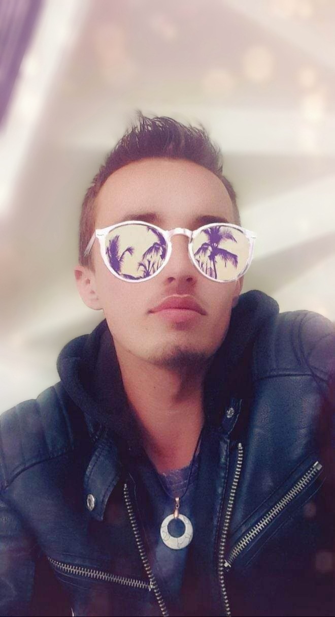 Profil de Aristide, 27 ans, Cruising gay à Syens