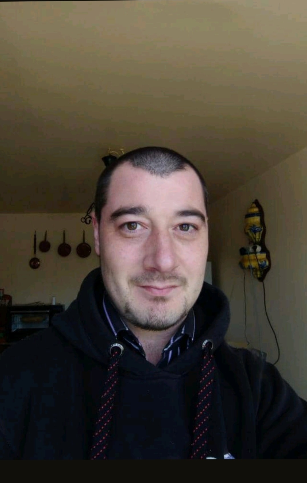 Profil de Almire, 37 ans, Cruising gay à Ferreyres