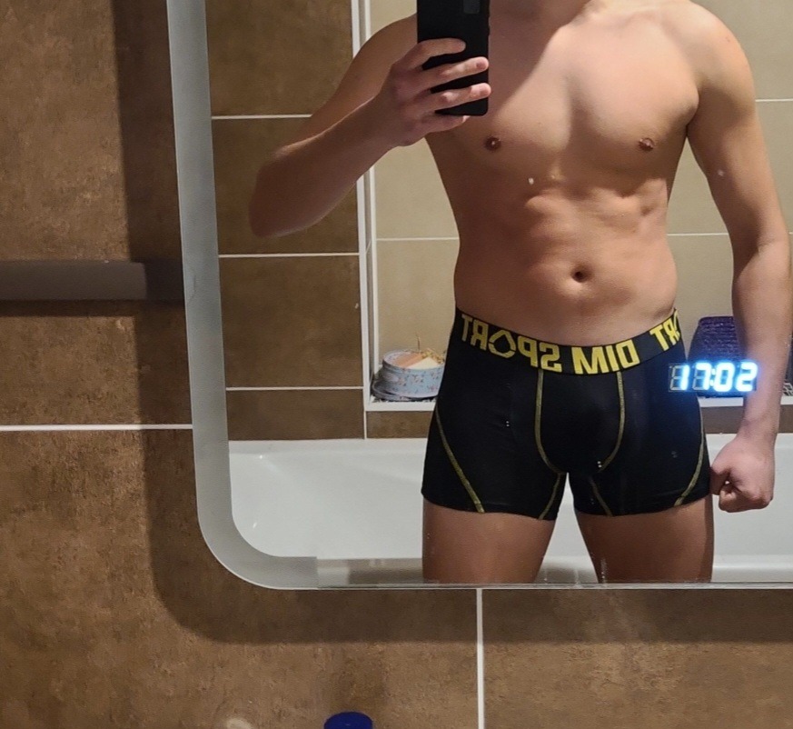 Profil de Jahim, 26 ans, Cruising gay à Ropraz
