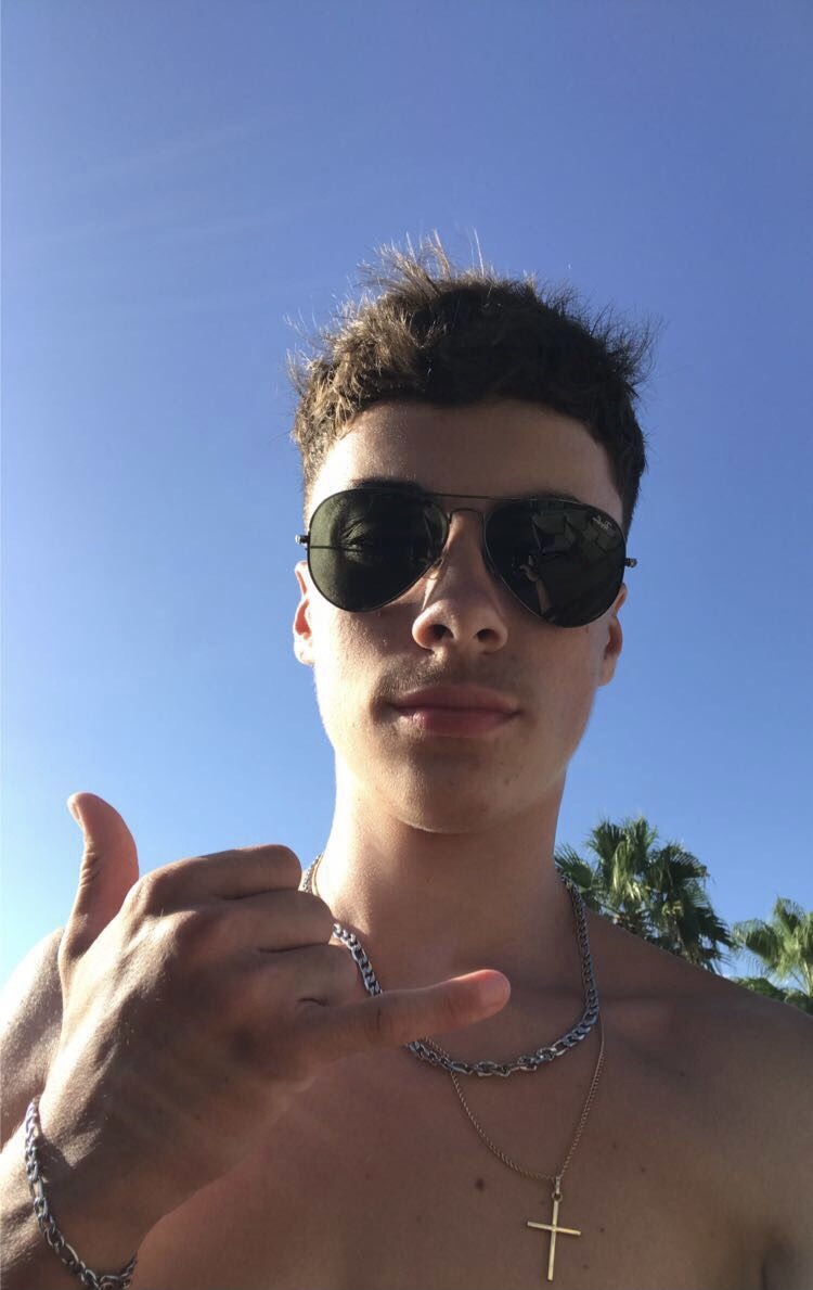 Profil de Ugo, 21 ans, Cruising gay à Cousset