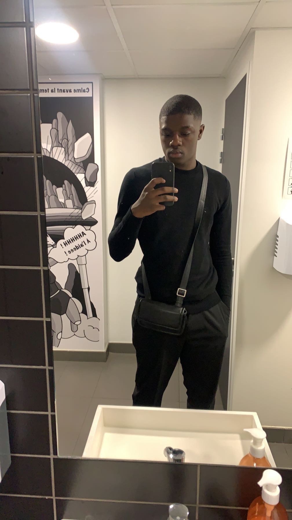 Profil de Djime, 21 ans, Cruising gay à Borex