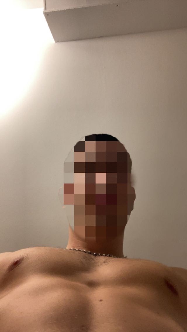 Profil de Clemencin, 23 ans, Cruising gay à La Neirigue