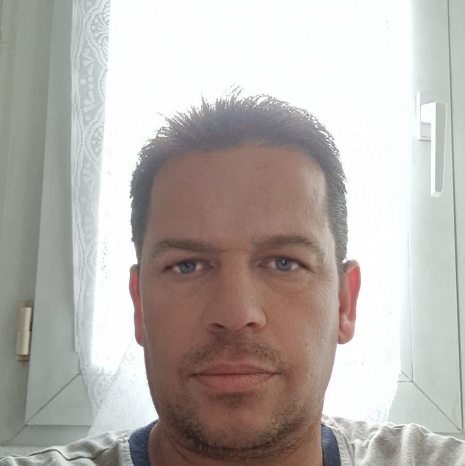 Profil de Kadri, 52 ans, Cruising gay à Gingins