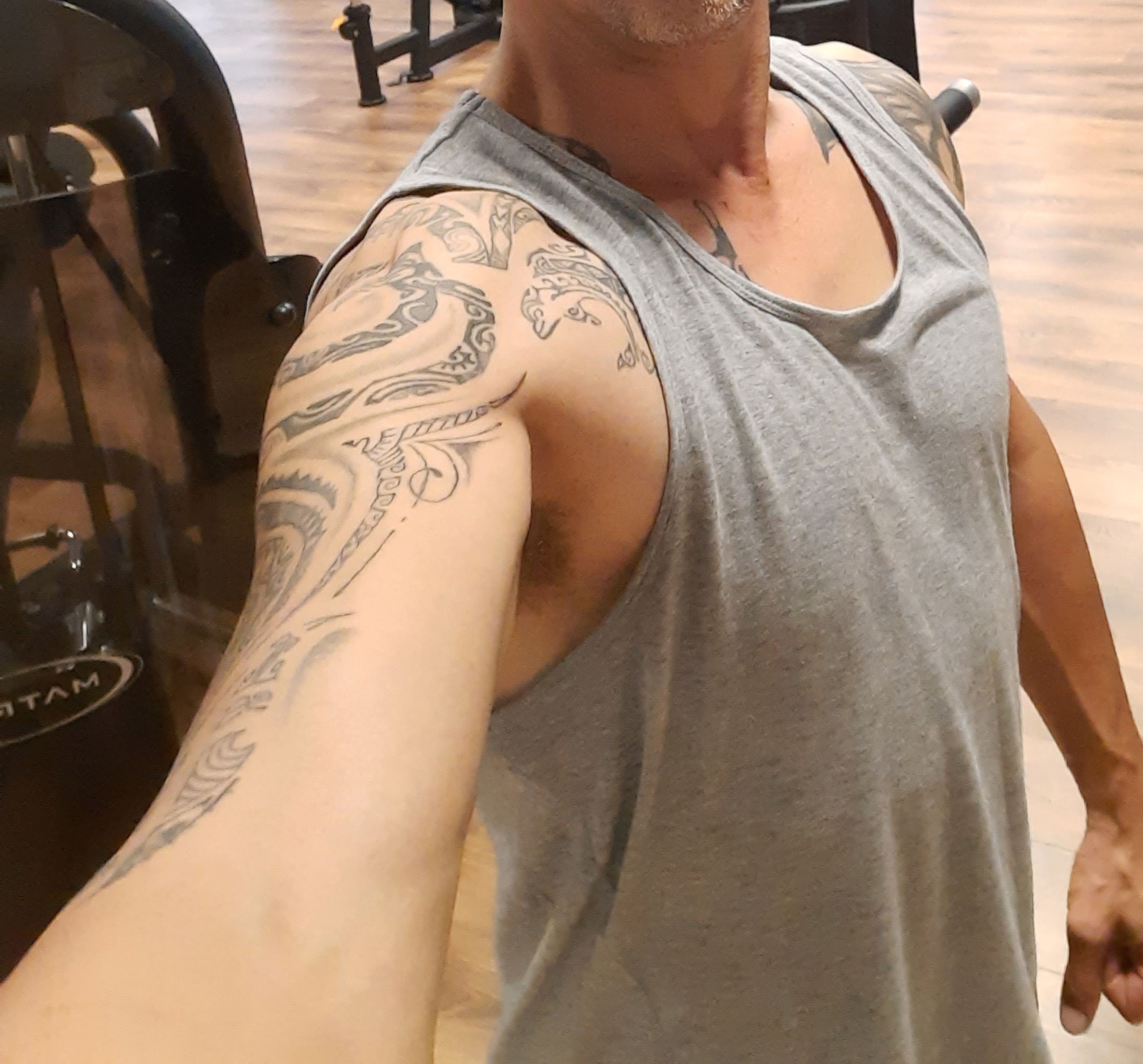Profil de Senny, 38 ans, Cruising gay à Gressy