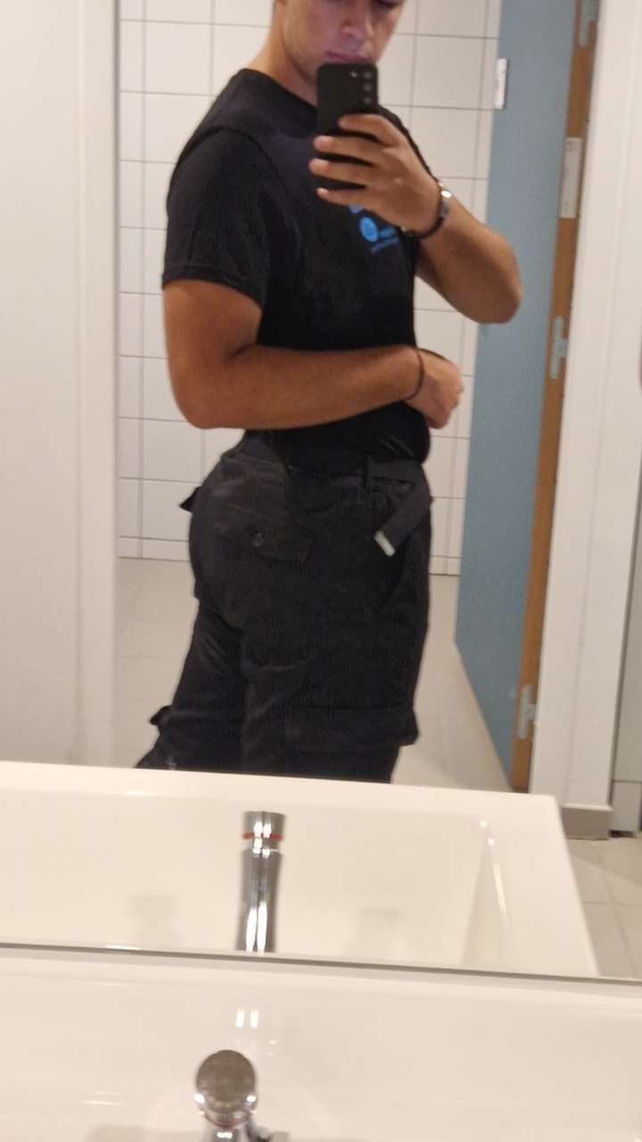 Profil de Mihran, 19 ans, Cruising gay à Puplinge