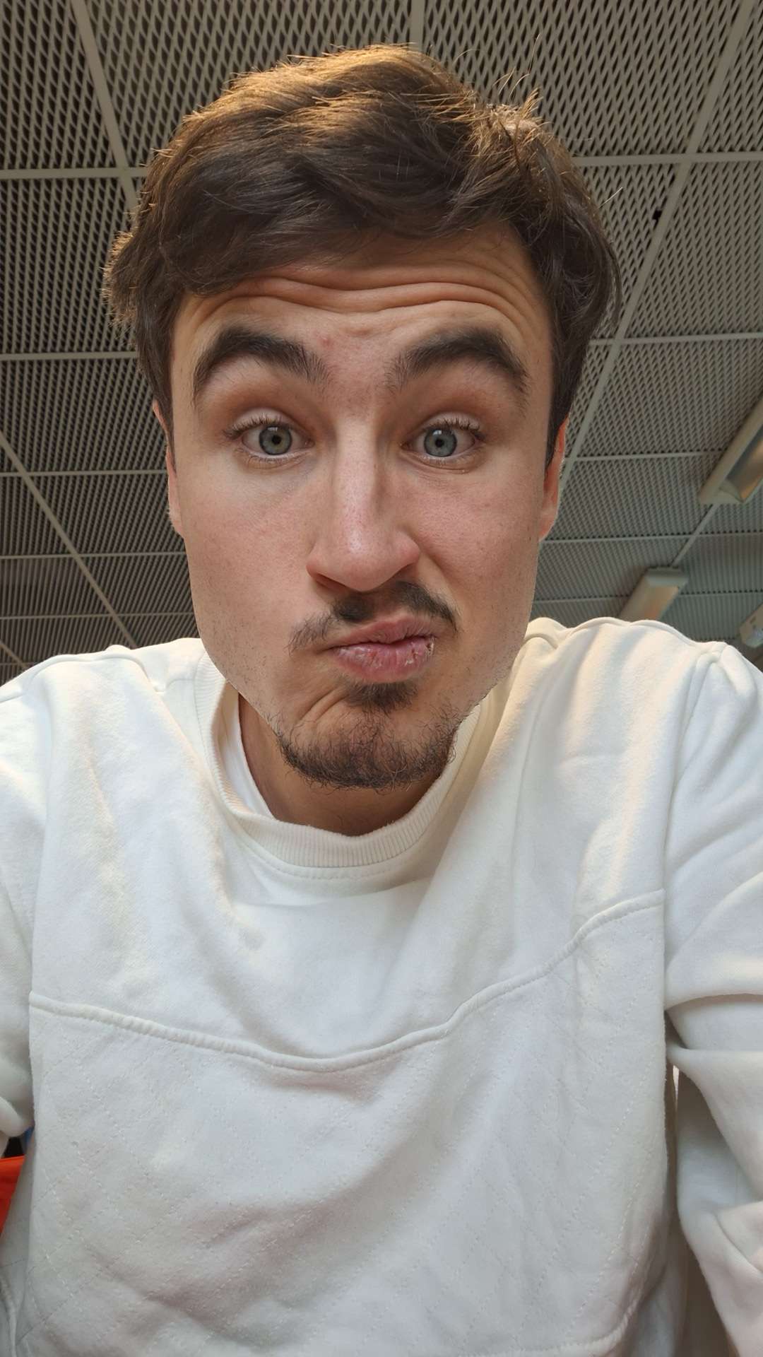 Profil de Robby, 19 ans, Cruising gay à Moudon
