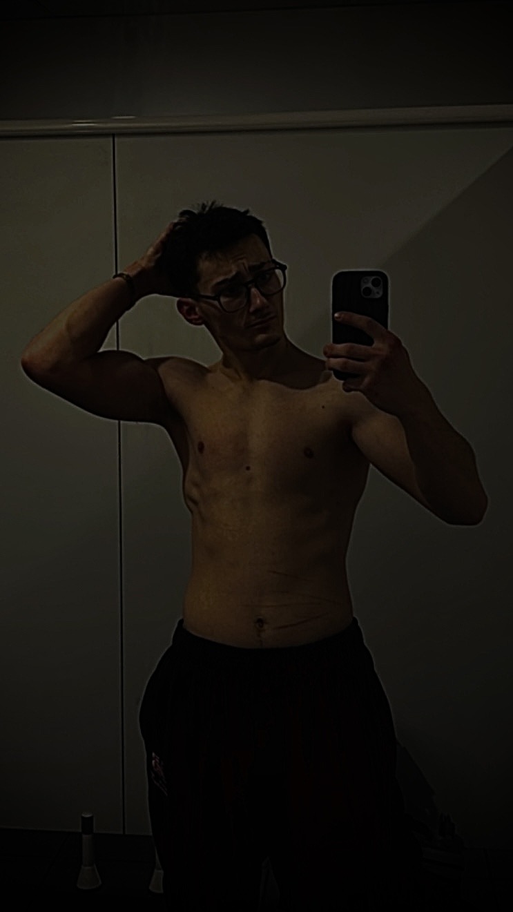 Profil de Angueran, 23 ans, Cruising gay à Bellevue