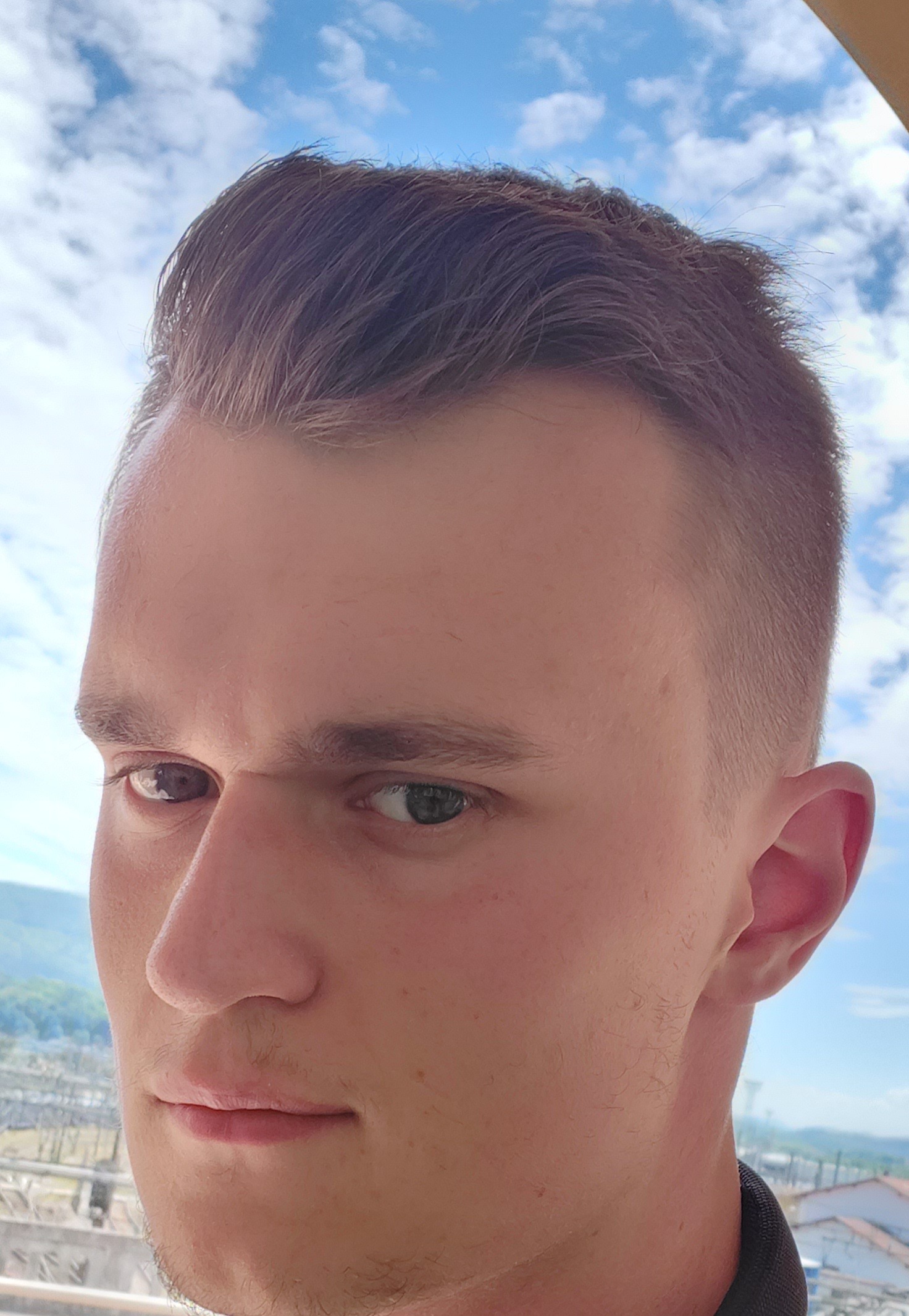 Profil de Elhadji, 23 ans, Cruising gay à Vinzel