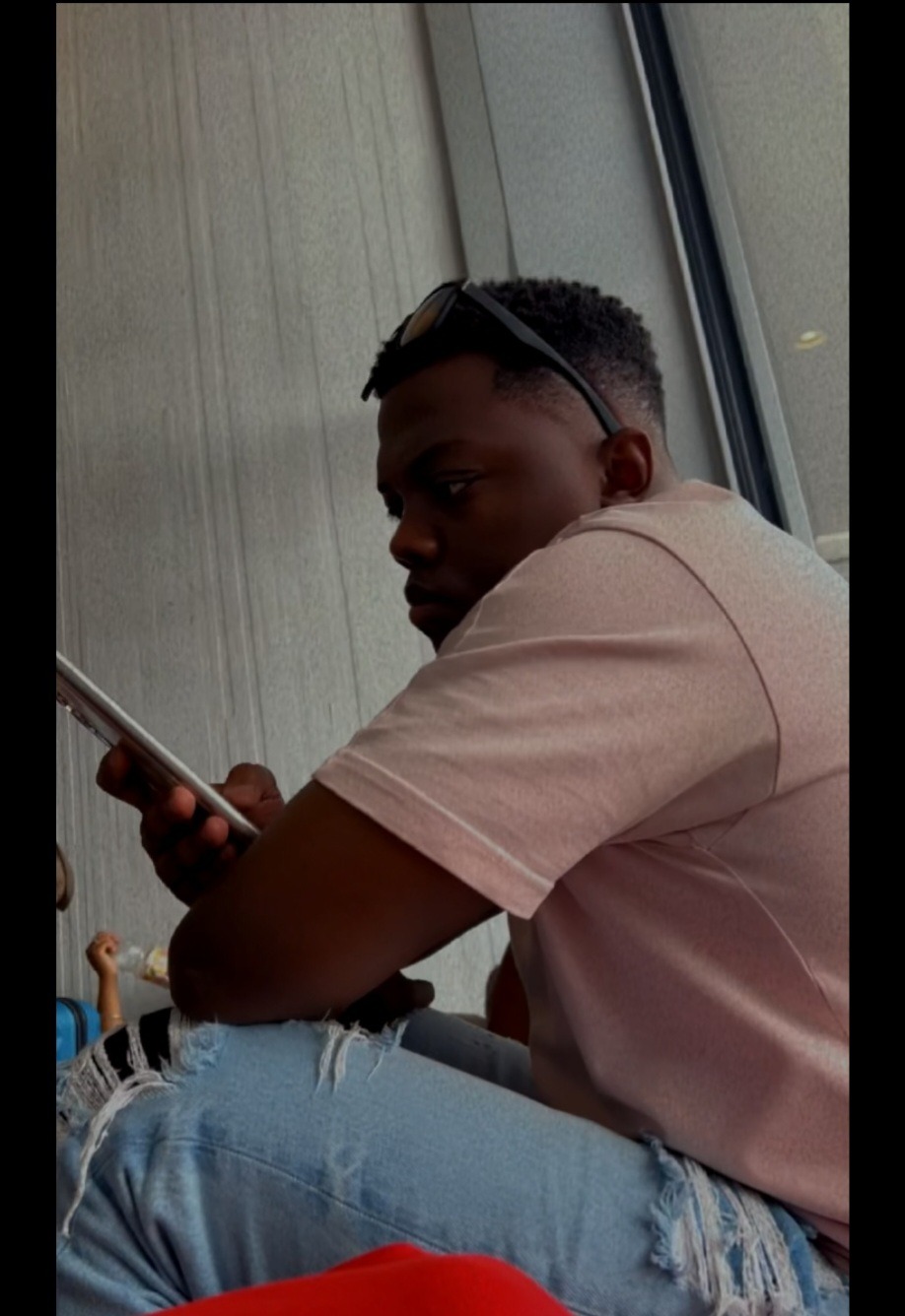 Profil de Youssaf, 27 ans, Cruising gay à Orbe