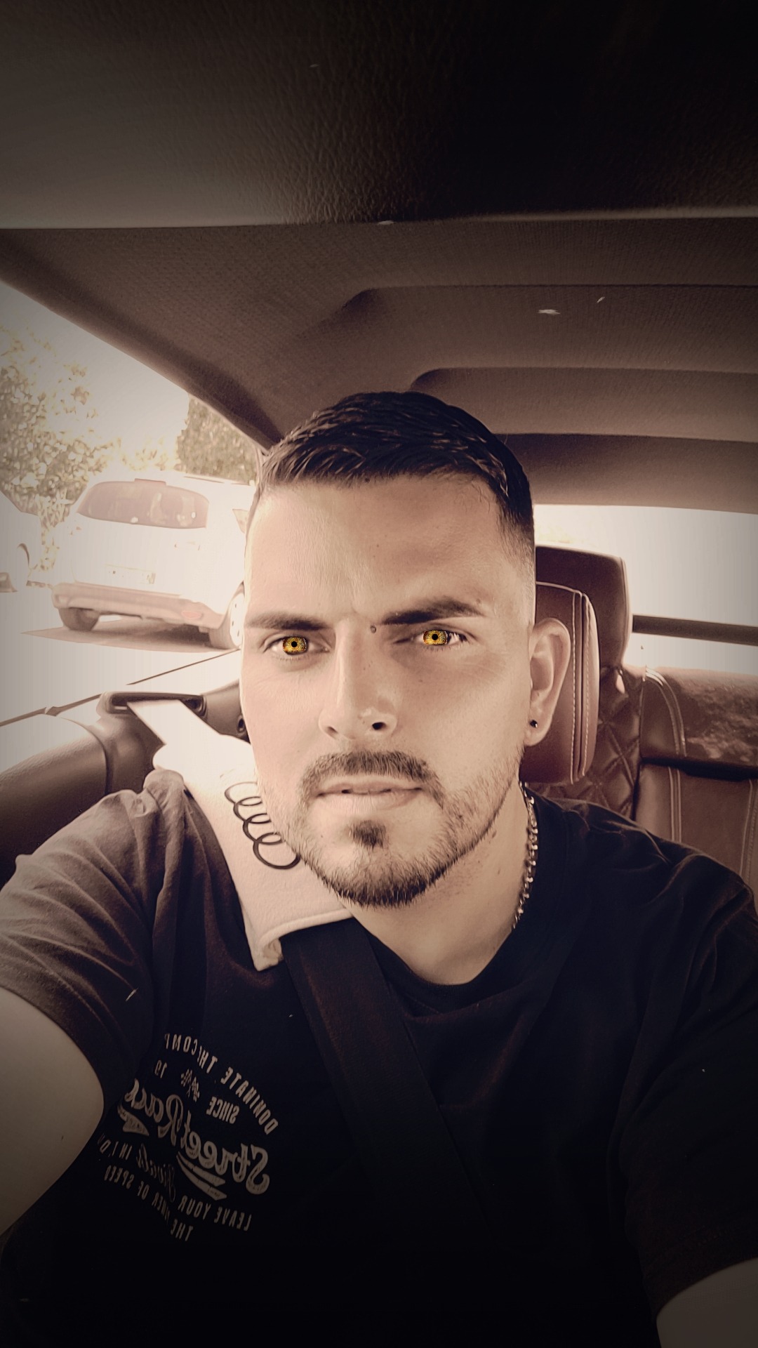 Profil de Vangelis, 38 ans, Cruising gay à Rougemont