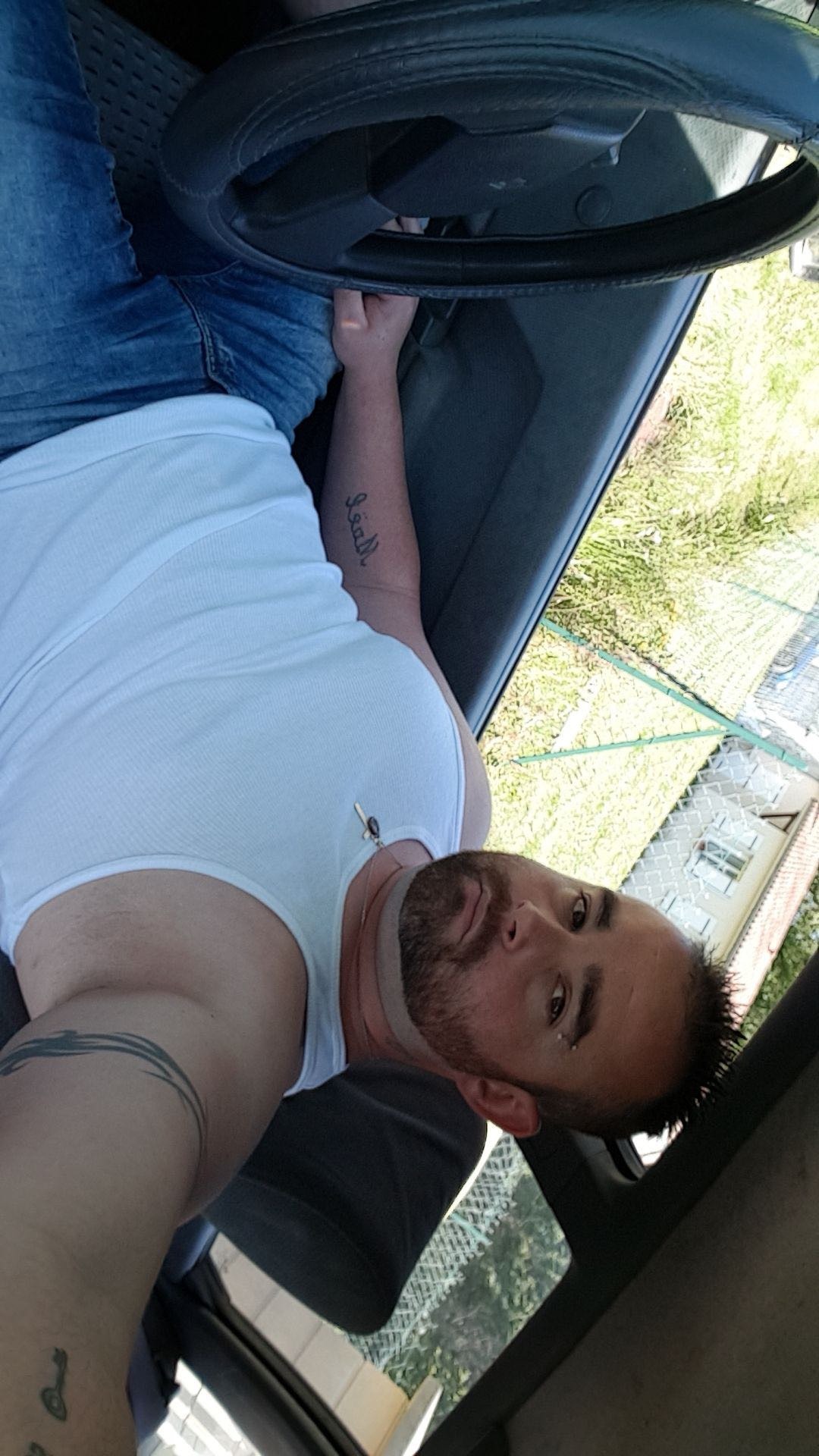 Profil de Georges, 35 ans, Cruising gay à Champtauroz