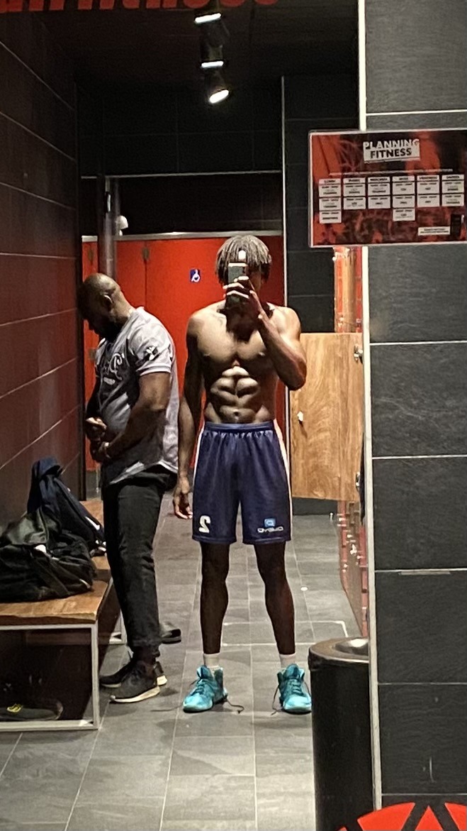 Profil de Durand, 24 ans, Cruising gay à St-Barthélemy VD
