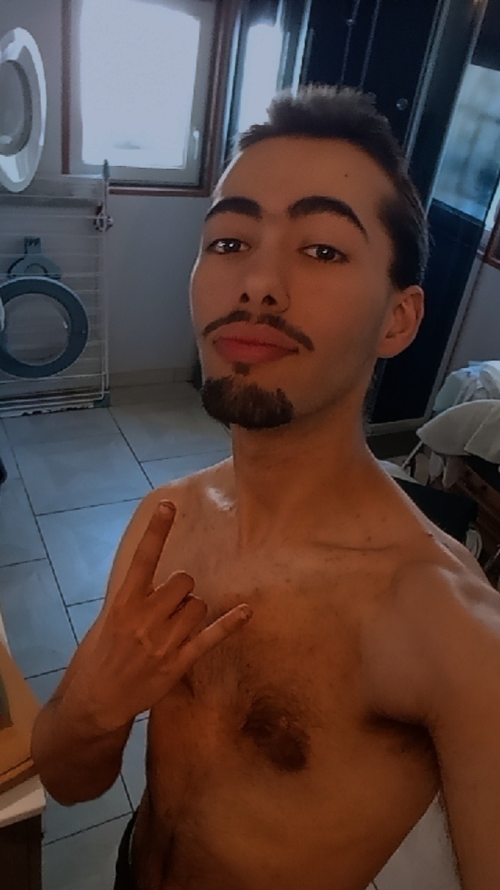 Profil de Roald, 23 ans, Cruising gay à Coinsins