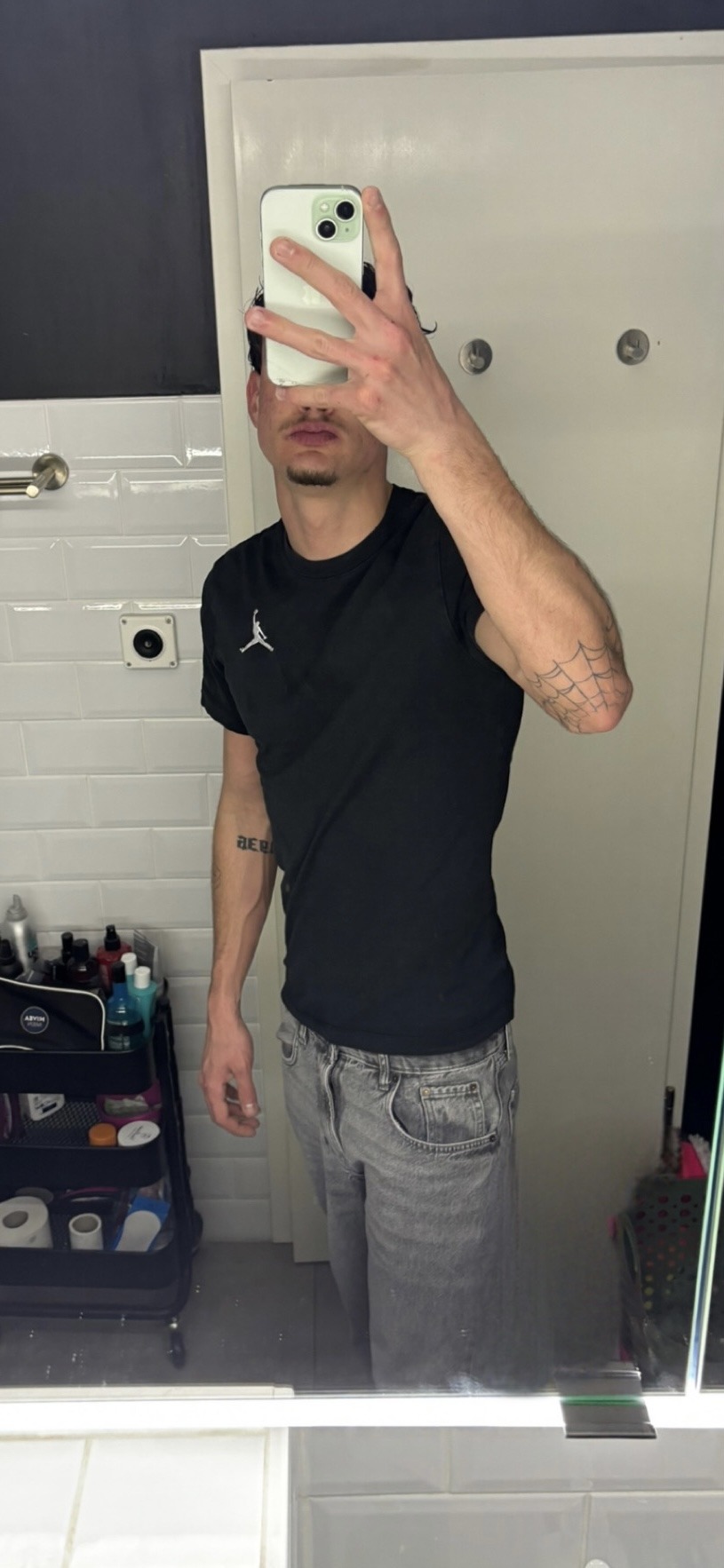 Profil de Novak, 21 ans, Cruising gay à Denges