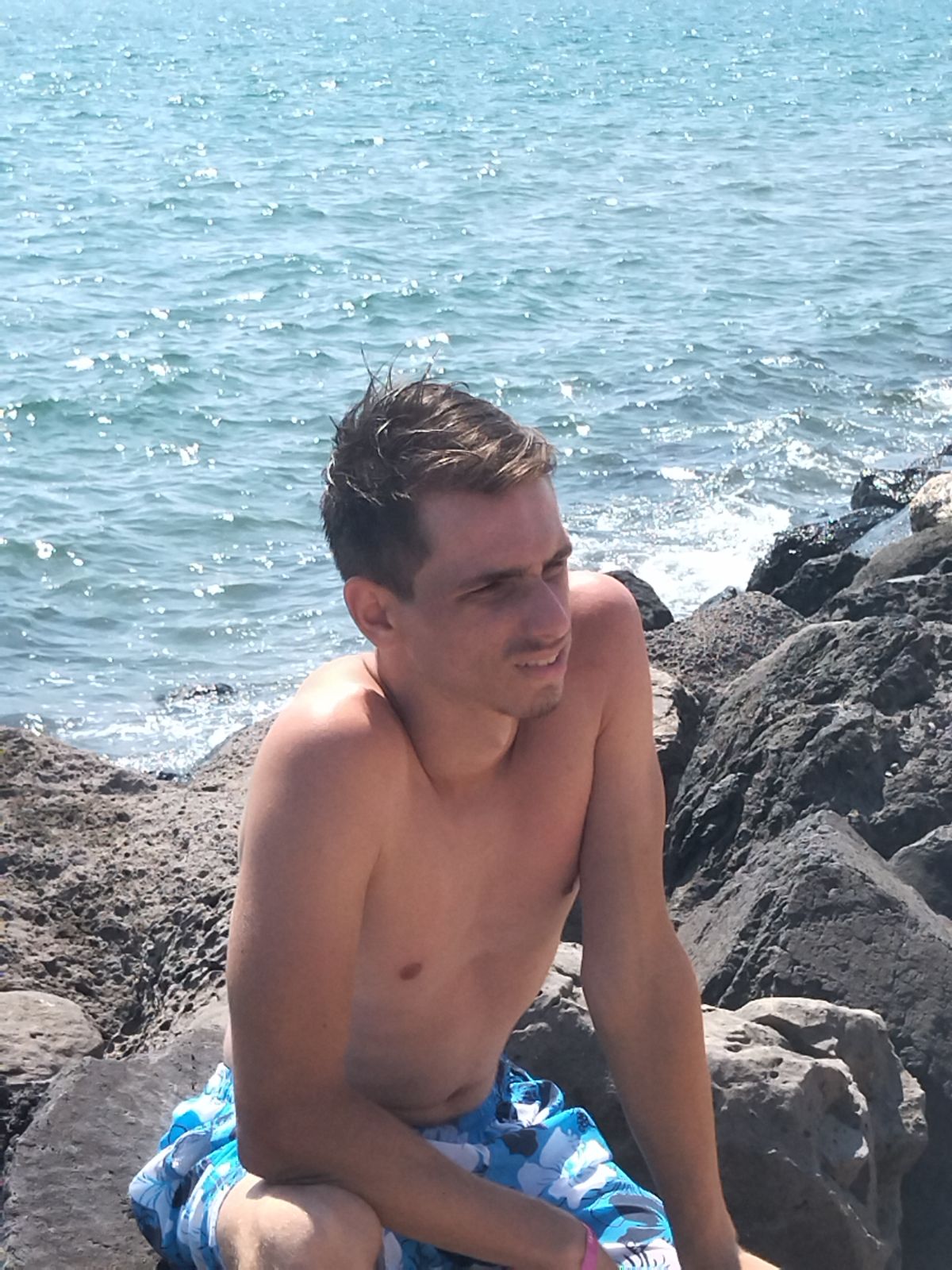 Profil de Scherif, 18 ans, Cruising gay à Pully
