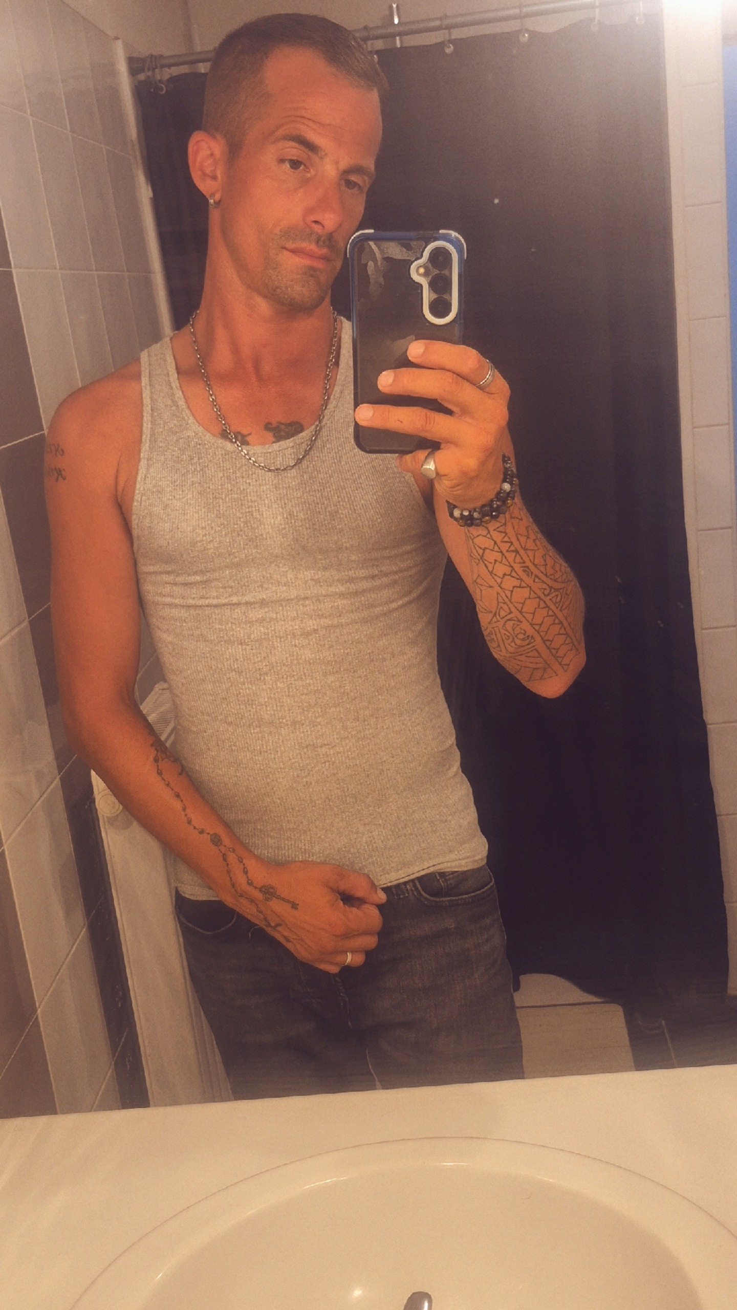 Profil de Jean-karim, 37 ans, Cruising gay à Cuarnens