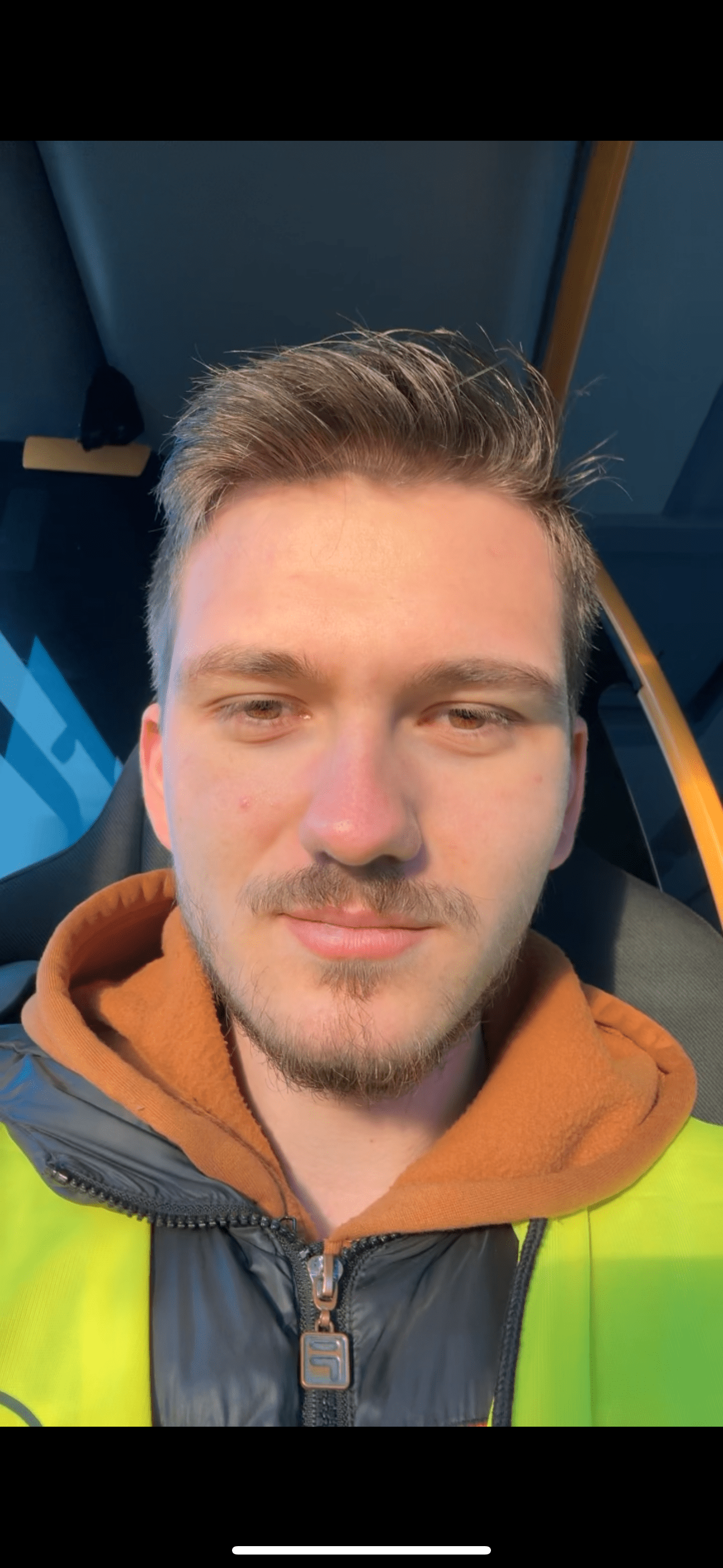 Profil de Louis-charles, 23 ans, Cruising gay à Oleyres