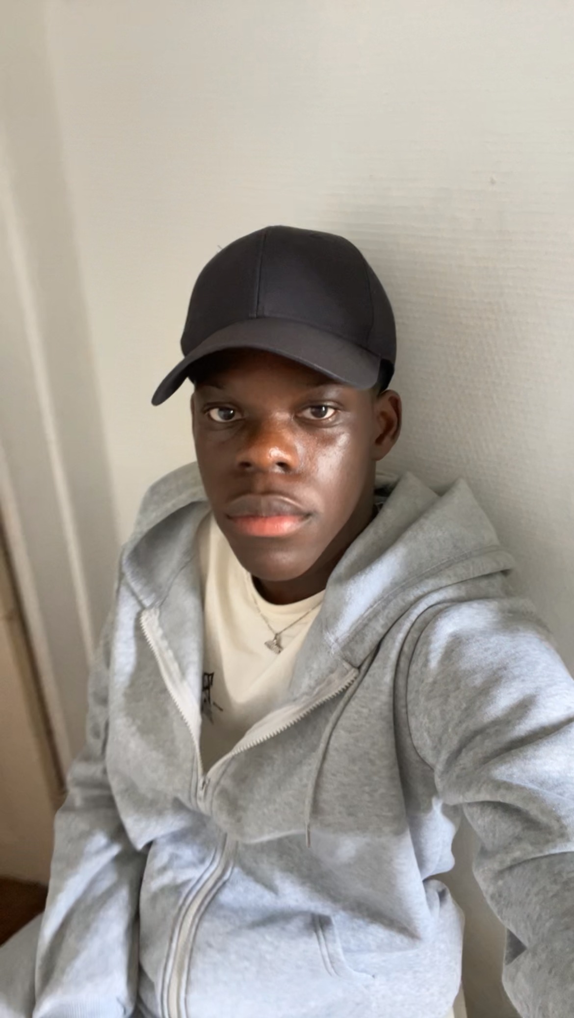 Profil de Idy, 18 ans, Cruising gay à Champvent