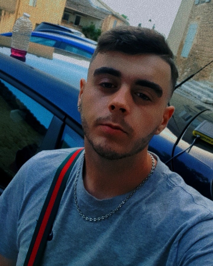 Profil de Geronimo, 18 ans, Cruising gay à Cully