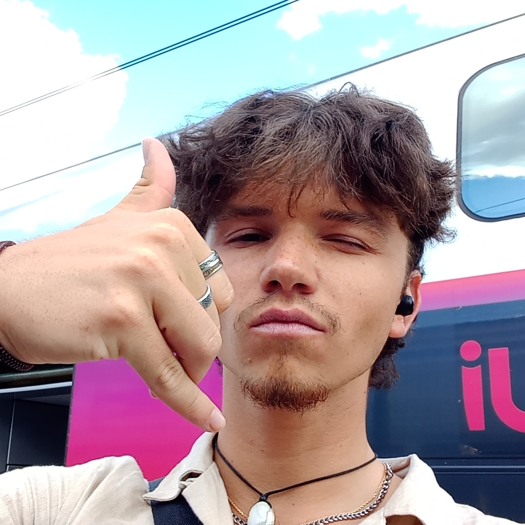 Profil de Jean-hugo, 20 ans, Cruising gay à Villars-sous-Champvent
