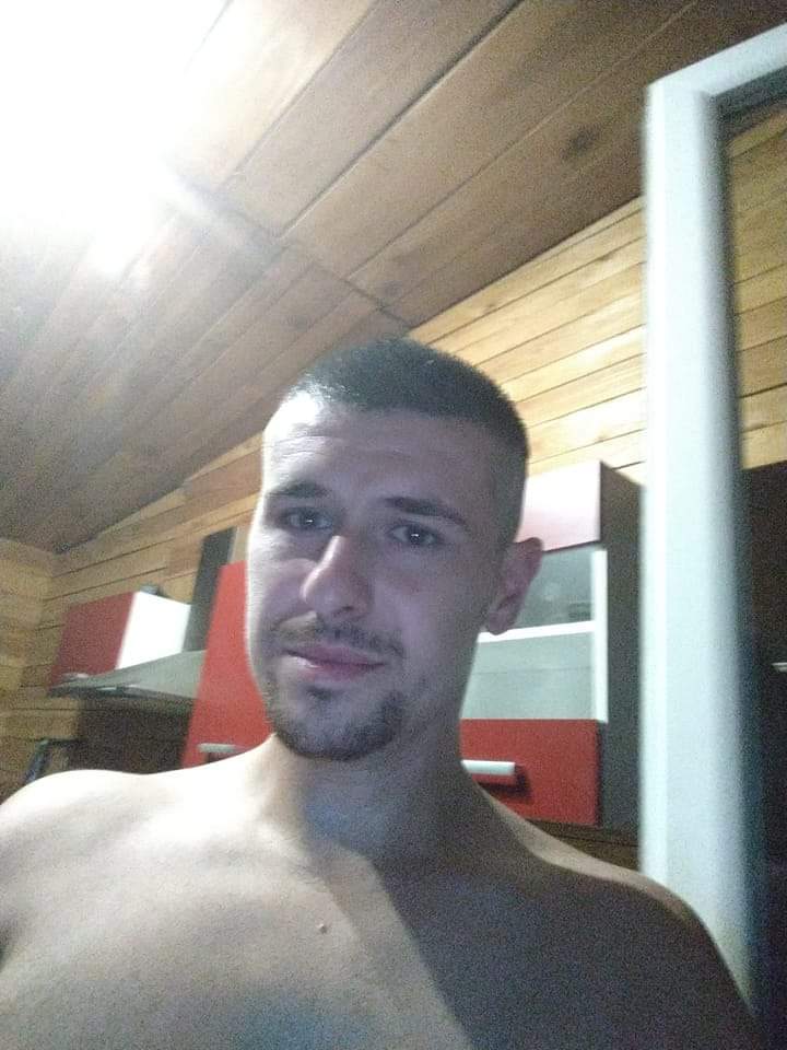 Profil de Dieudonne, 33 ans, Cruising gay à Cuarnens