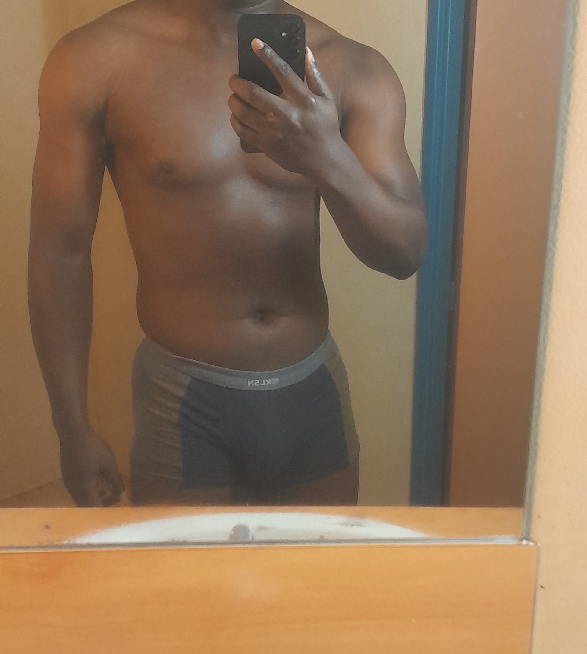 Profil de Lucka, 24 ans, Cruising gay à Cuarny