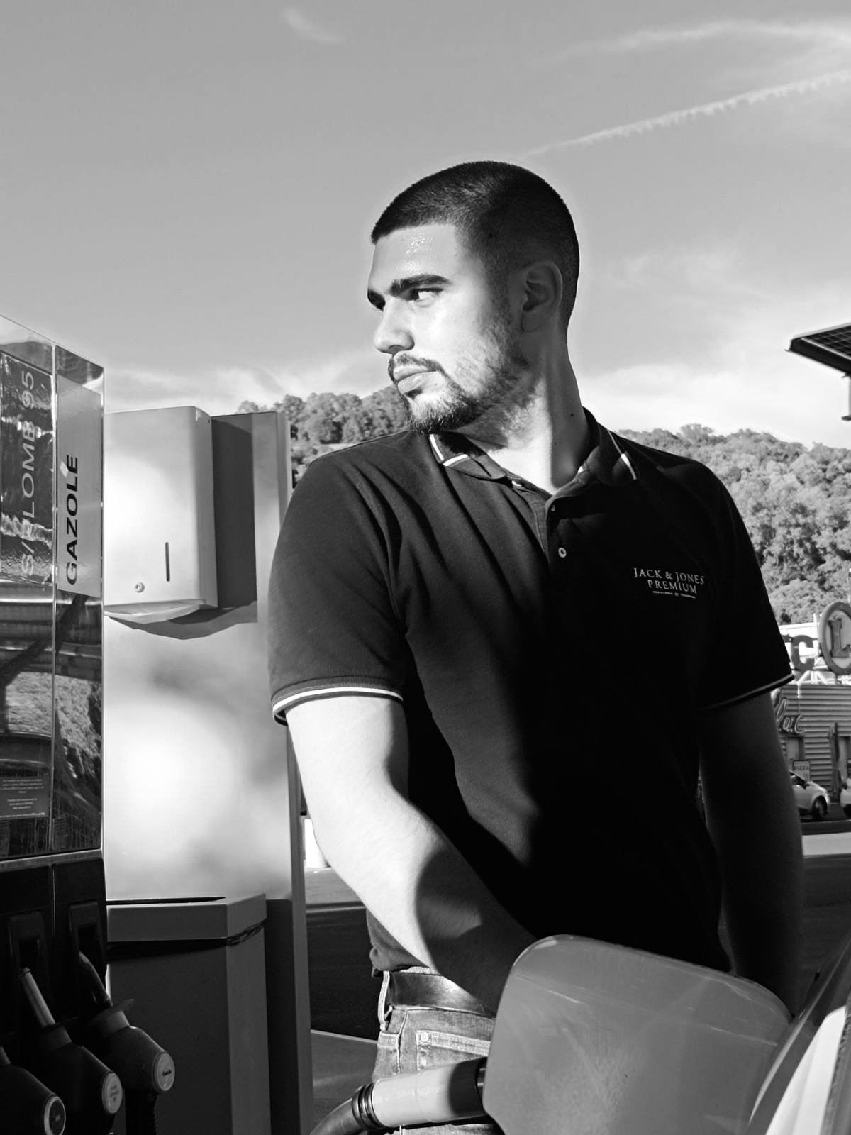 Profil de Roberto, 22 ans, Cruising gay à Vaulion