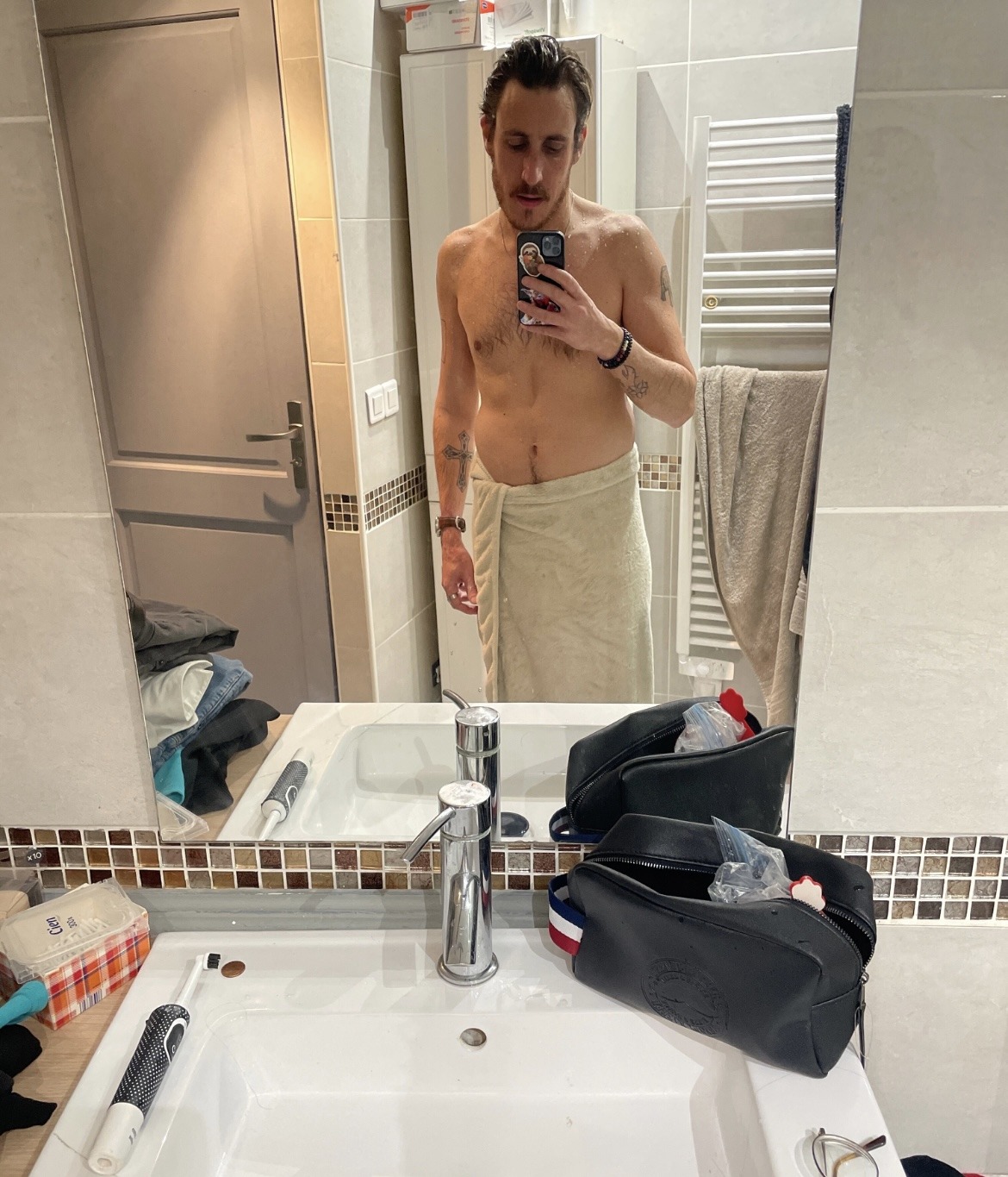 Profil de Isaias, 33 ans, Cruising gay à Mutrux