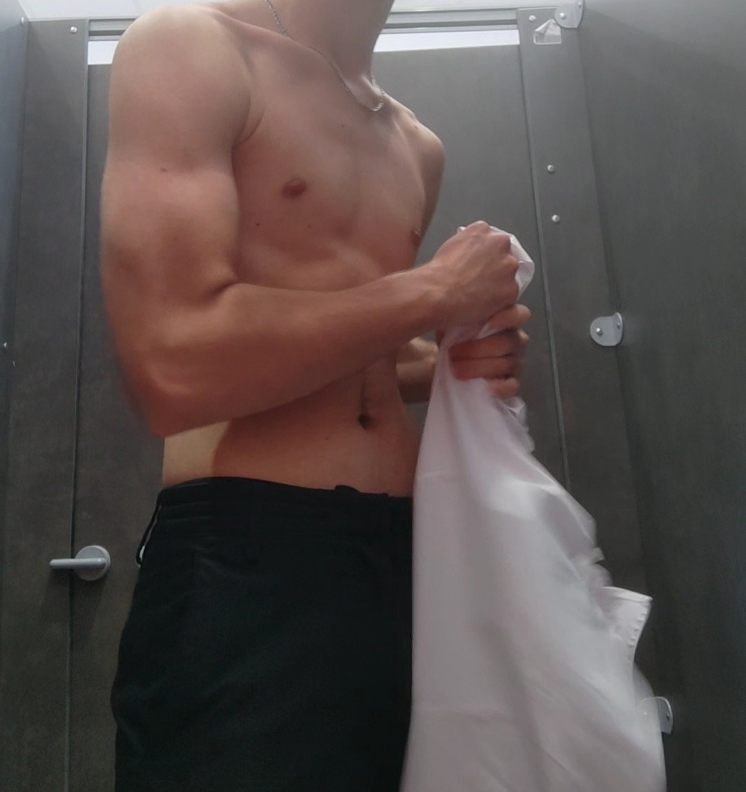 Profil de Richelin, 19 ans, Cruising gay à Les Monts-de-Corsier