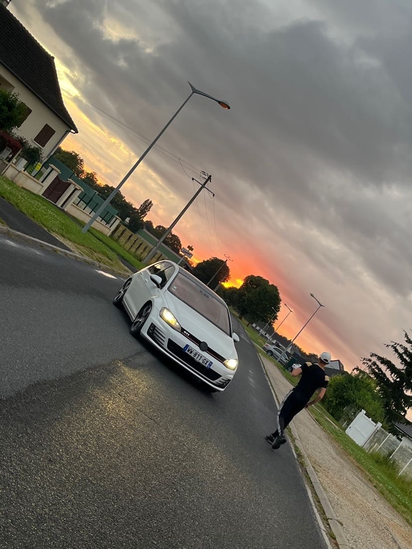 Profil de Madi, 23 ans, Cruising gay à Attalens