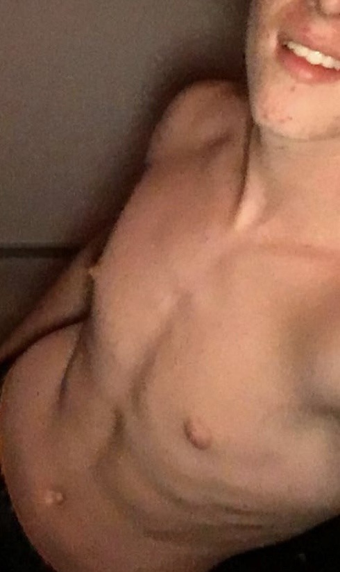 Profil de Edris, 26 ans, Cruising gay à Le Sentier