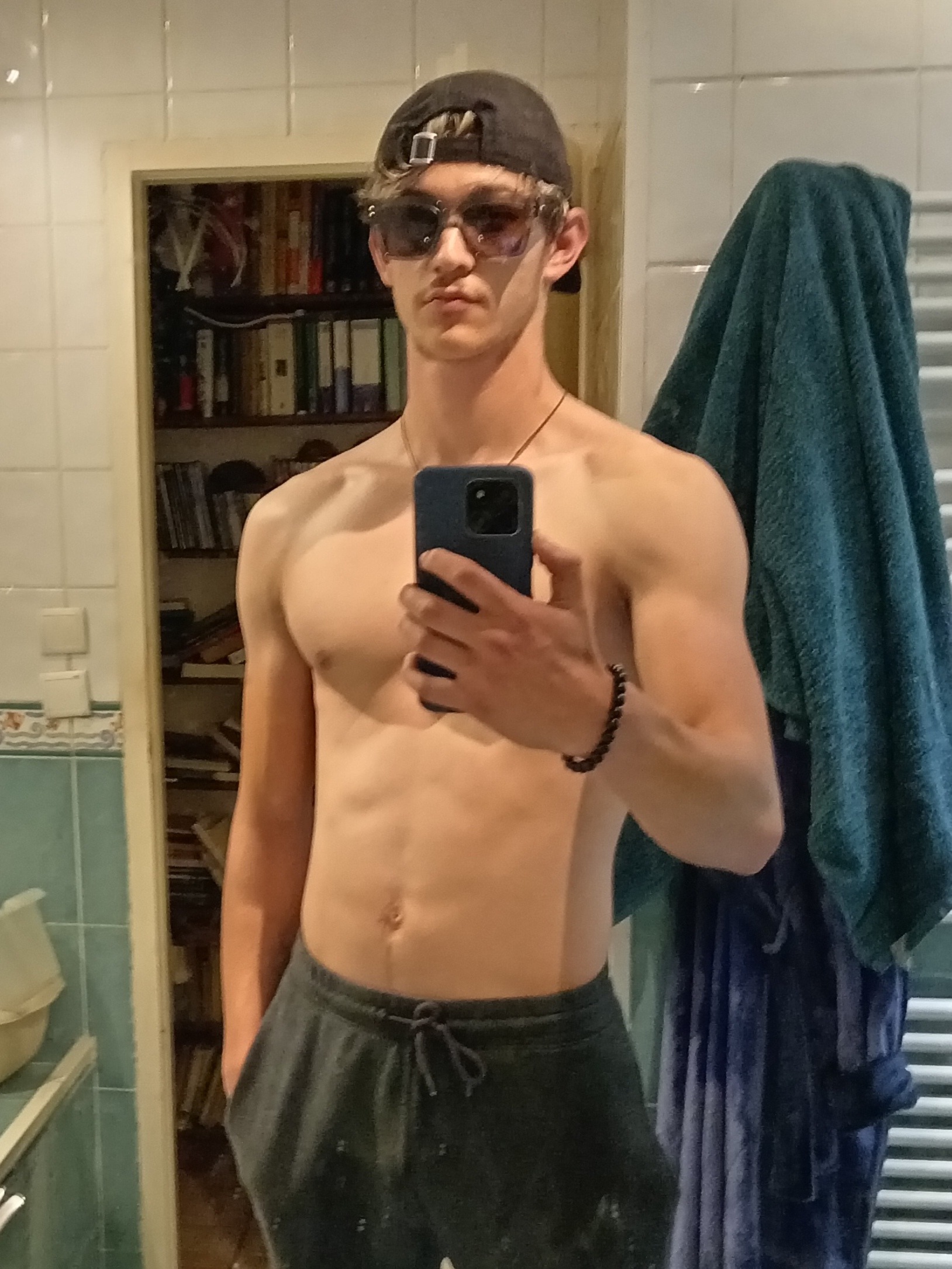 Profil de Lars, 20 ans, Cruising gay à La Conversion
