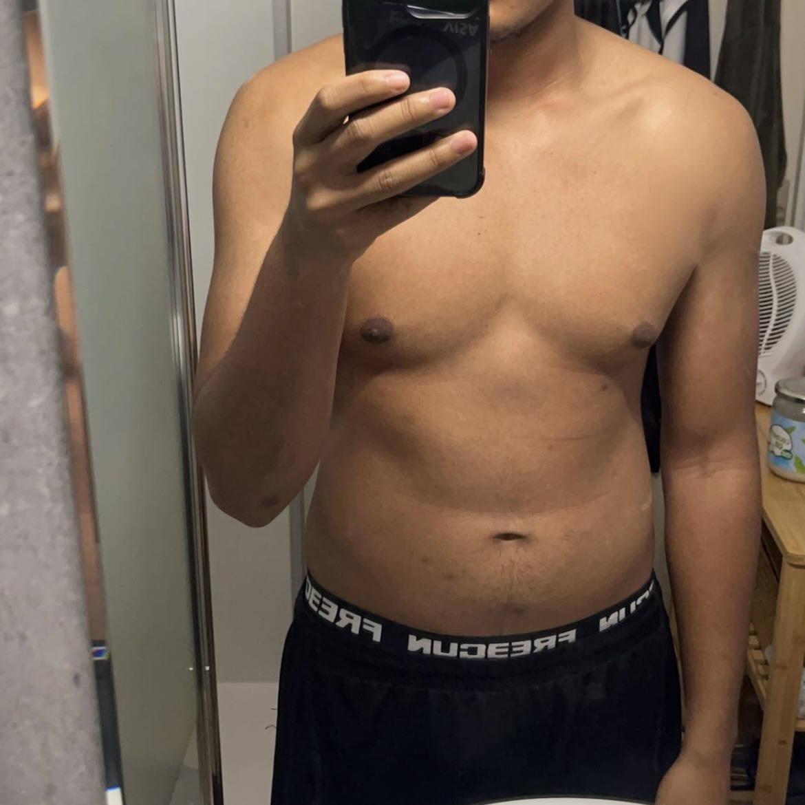 Profil de Menachem, 21 ans, Cruising gay à Vaulion