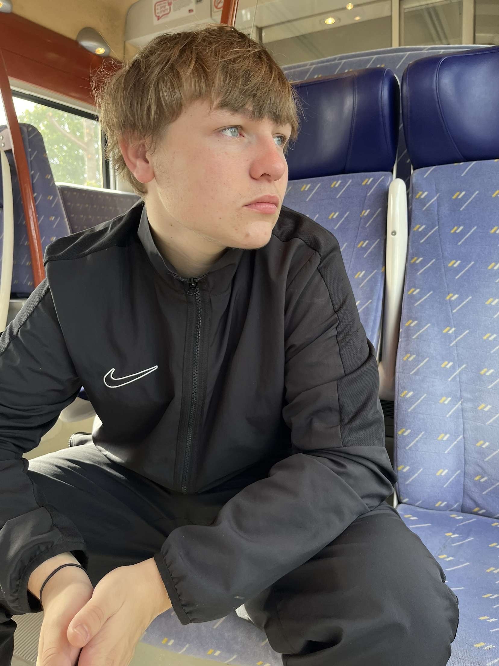 Profil de Olindo, 18 ans, Cruising gay à Prévonloup