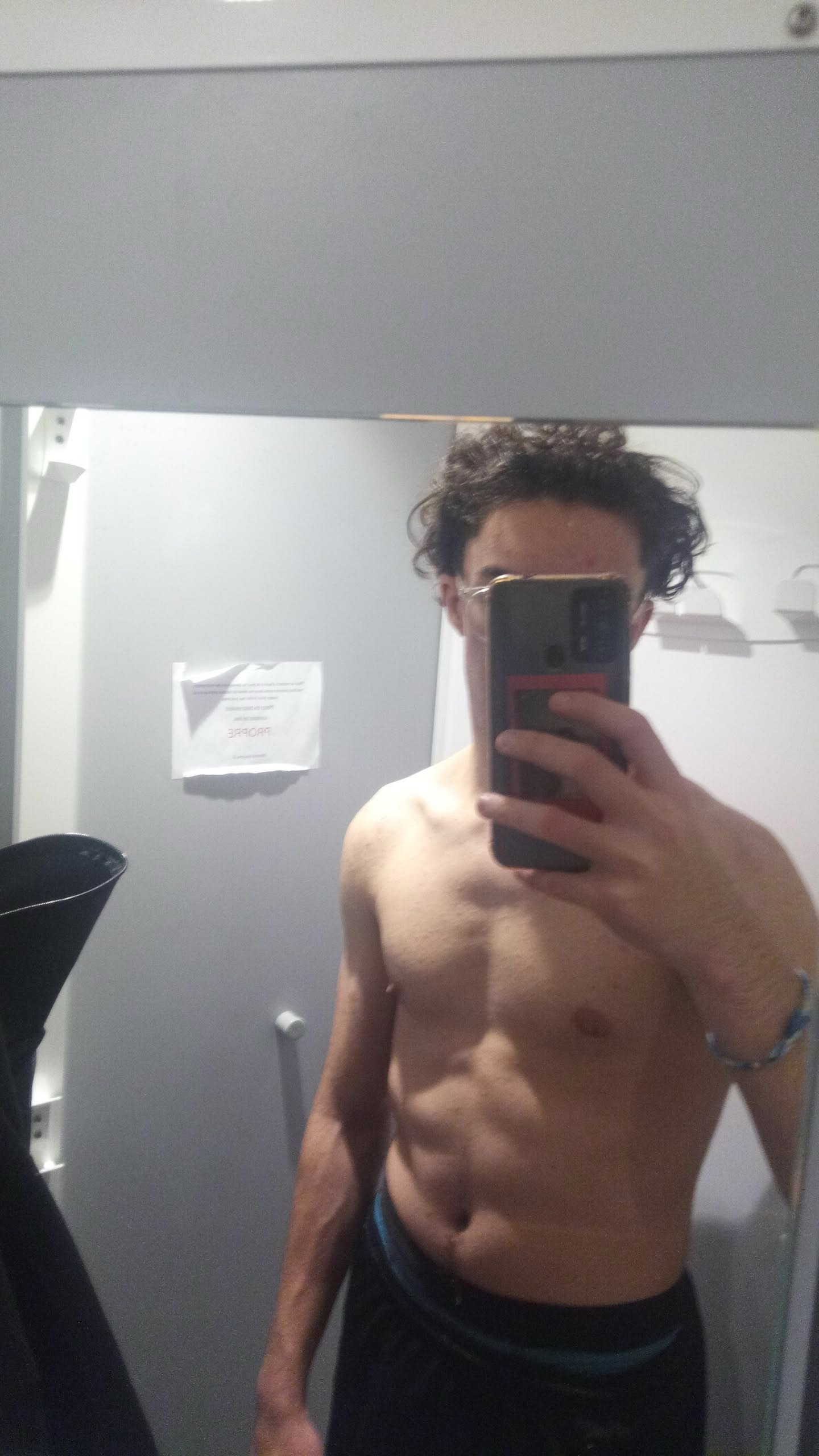 Profil de Abdelhafid, 21 ans, Cruising gay à Chéserex