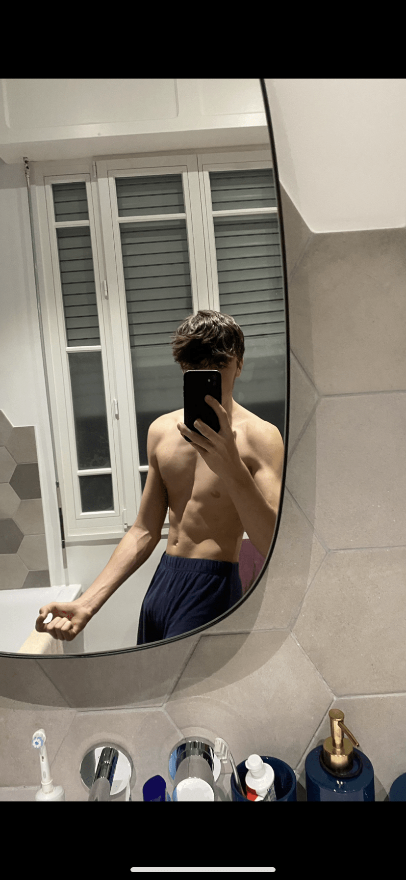 Profil de Rihane, 19 ans, Cruising gay à Rochefort