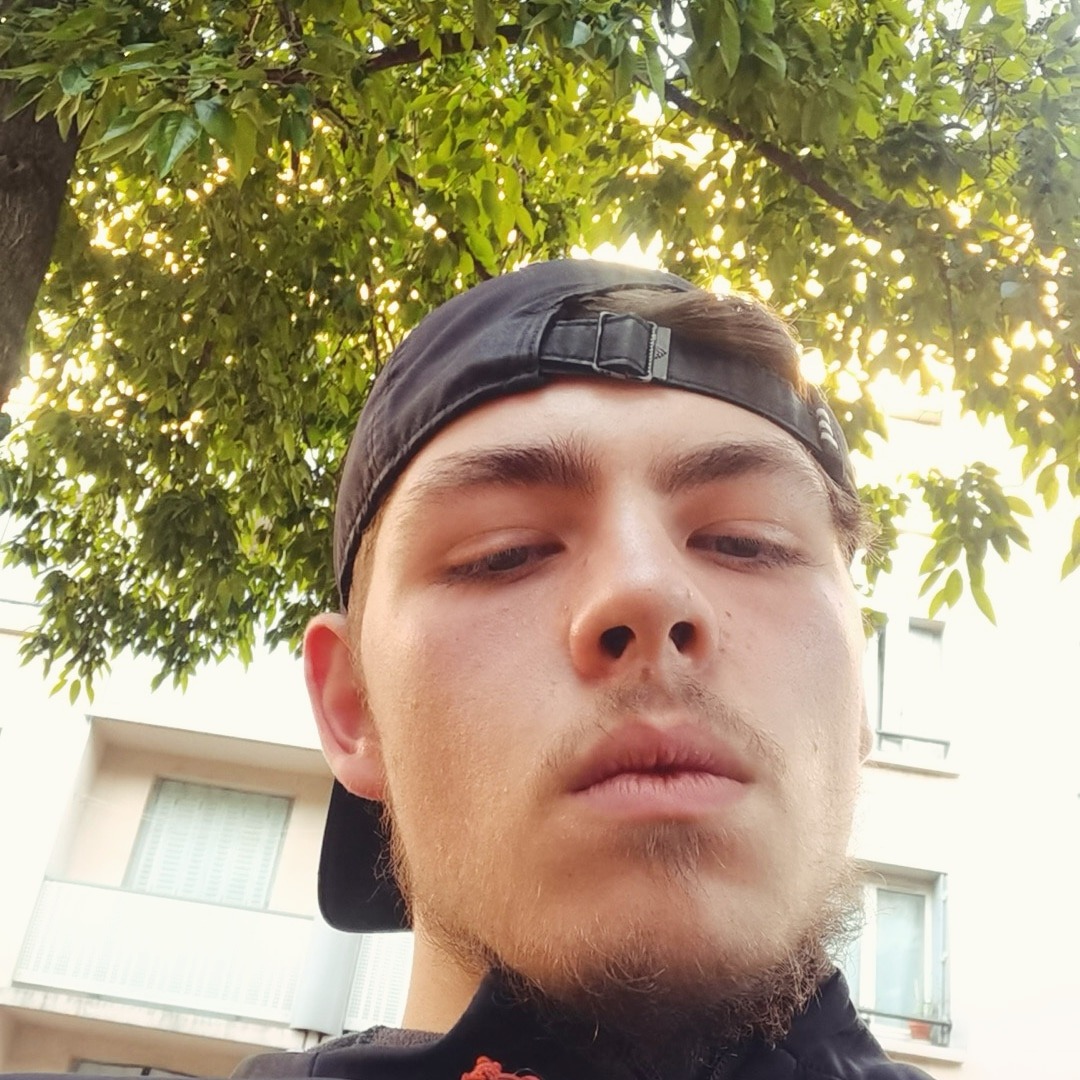 Profil de Brayton, 18 ans, Cruising gay à Lucens