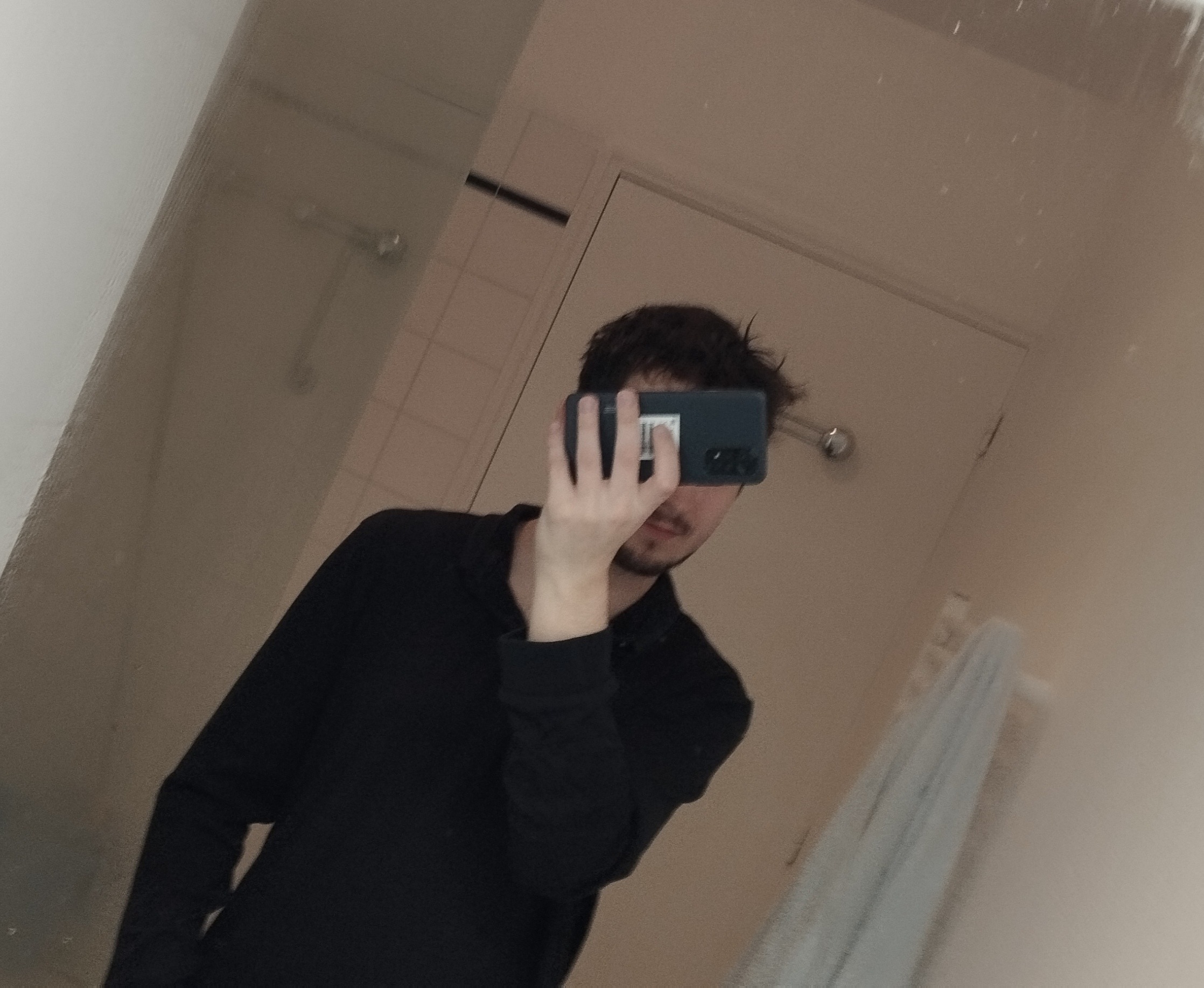 Profil de Elven, 21 ans, Cruising gay à Bussy-Chardonney
