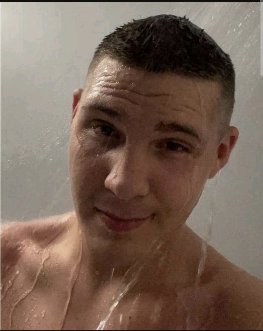 Profil de Luka, 25 ans, Cruising gay à Chambrelien
