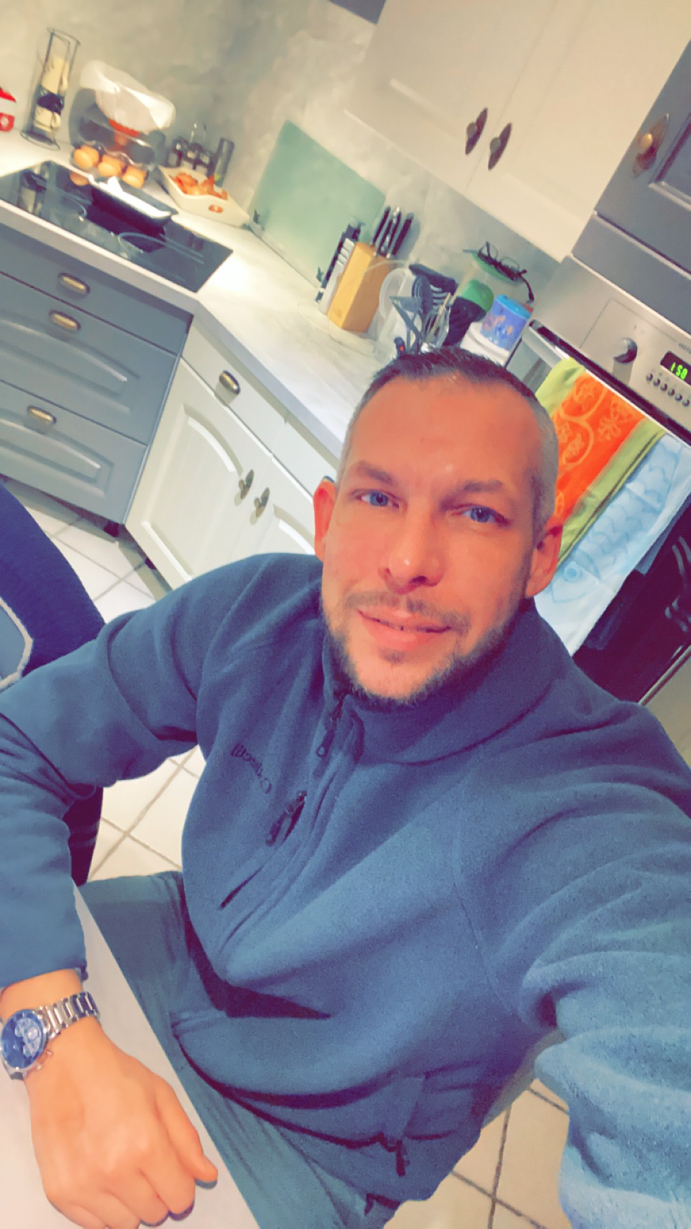 Profil de Louison, 18 ans, Cruising gay à Rossenges