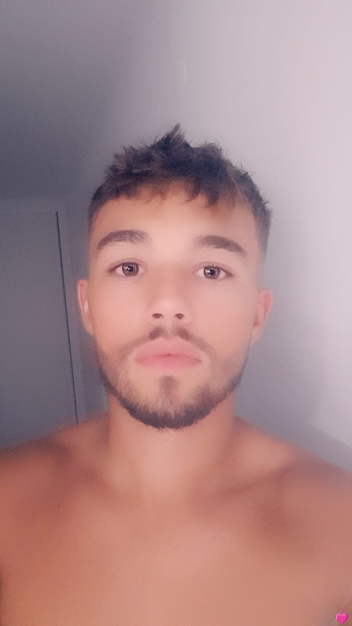 Profil de Ghilas, 21 ans, Cruising gay à Cortaillod